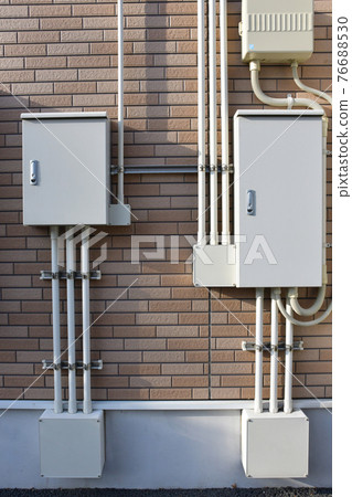 Power distribution box installed on the wall Power distribution box installed on the wall 76688530