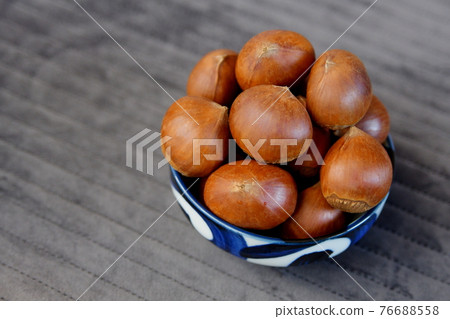 Heavy chestnut Heavy chestnut 76688558