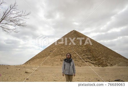 Asian tourist travel to Egypt Red Pyramid in saqqara architecture dream trip destination Asian tourist travel to Egypt Red Pyramid in saqqara architecture dream trip destination 76689063