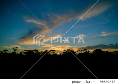 A trip to the Indian Pacific railroad, a fascinating transcontinental railroad that touches the magnificent pioneering spirit of Australia. A trip to the Indian Pacific railroad, a fascinating transcontinental railroad that touches the magnificent pioneering spirit of Australia. 76689212