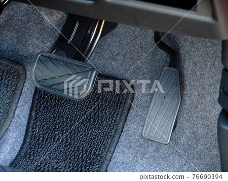 Accelerator pedal and brake pedal Accelerator pedal and brake pedal 76690394