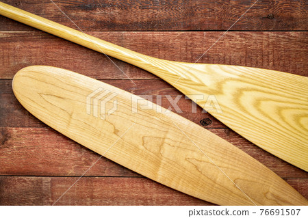 wooden canoe paddles 76691507