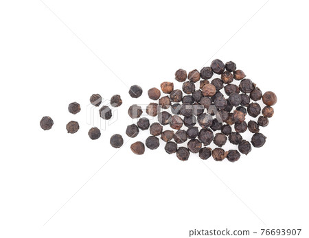 pepper corn isolated on white background pepper corn isolated on white background 76693907