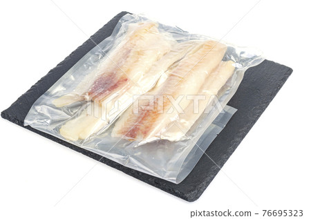 Packaging of frozen fillets of white fish, pollock 76695323