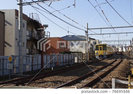 西武新宿線新井藥師前附近的鐵路道口(2019年12月) 西武新宿線新井藥師前附近的鐵路道口(2019年12月) 76695886
