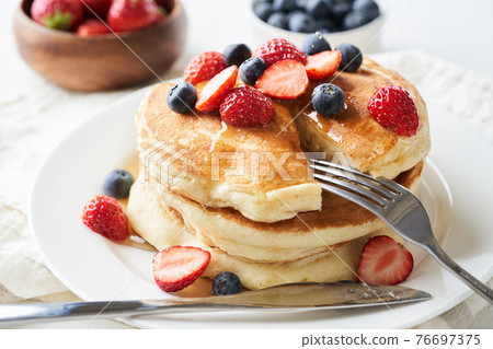 Panque用草莓和藍莓 76697375