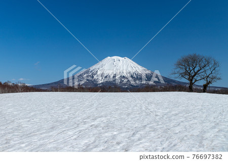 Scenery of Mt. Yotei in early spring in Hokkaido Scenery of Mt. Yotei in early spring in Hokkaido 76697382