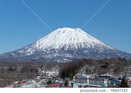 北海道初春的羊蹄山風光 北海道初春的羊蹄山風光 76697385