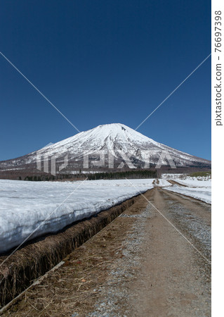 Scenery of Mt. Yotei in early spring in Hokkaido Scenery of Mt. Yotei in early spring in Hokkaido 76697398