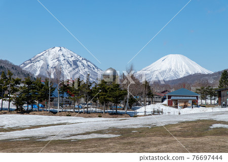 Scenery of Mt. Yotei in early spring in Hokkaido 76697444