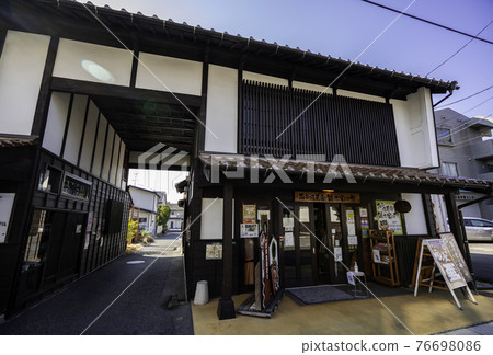 Saijo Sake Brewery Street Kugurimon Tourist Information Center Higashi-Hiroshima City, Hiroshima Prefecture Saijo Sake Brewery Street Kugurimon Tourist Information Center Higashi-Hiroshima City, Hiroshima Prefecture 76698086