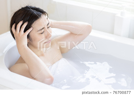 喜歡洗澡的女人 喜歡洗澡的女人 76700877