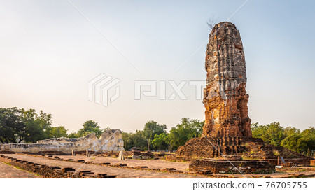 Ancient pagoda at Wat Lokaya Sutharam, Ayutthaya, Thailand Ancient pagoda at Wat Lokaya Sutharam, Ayutthaya, Thailand 76705755