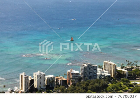 Hawaii, Oahu, Honolulu, View from Diamond Head, Blue Sea and Yachts 76706037