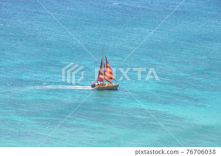 Hawaii, Oahu, Honolulu, View from Diamond Head, Blue Sea and Yachts 76706038