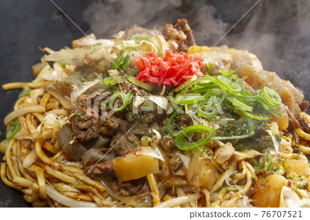 Beef tendon fried noodles (doup) 76707521