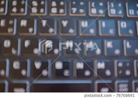 黑色電腦鍵盤中心模糊 黑色電腦鍵盤中心模糊 76708691