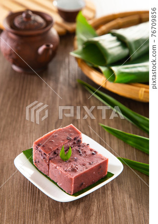 Kuih Kacang Merah, traditional Malaysian Nyonya sweet dessert cake and make with red bean 76709856