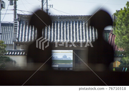 從大住寺三門看正門岡崎城 76710318