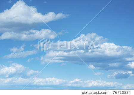 Spring sky cloud image [Kanagawa Prefecture] 76710824