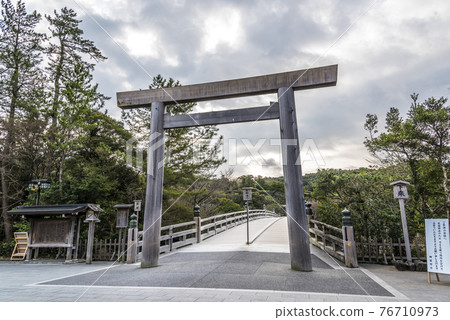 《Mie Prefecture》 Ise Jingu Ujibashi Torii 76710973