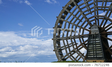 水車和藍天 水車和藍天 76712246