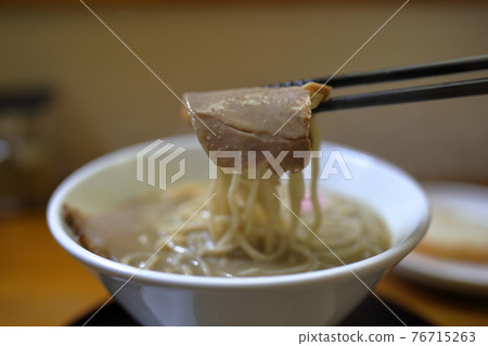 Niboshi 拉麵叉燒 76715263