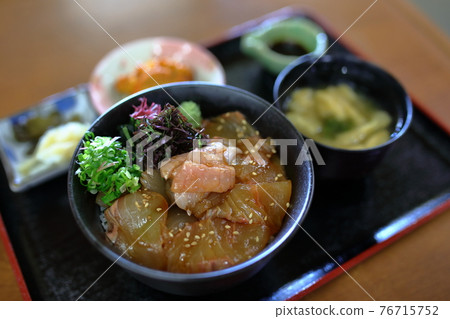 Ajigasawa-cho gourmet flatfish rice bowl 76715752