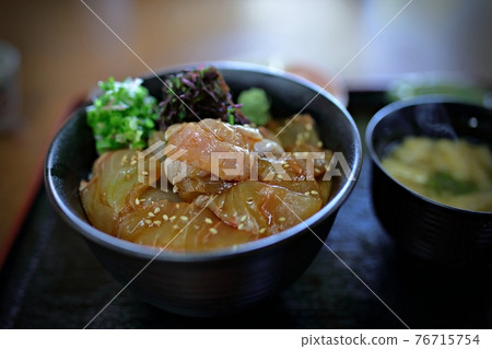 鮎澤比目魚酸菜蓋飯 鮎澤比目魚酸菜蓋飯 76715754