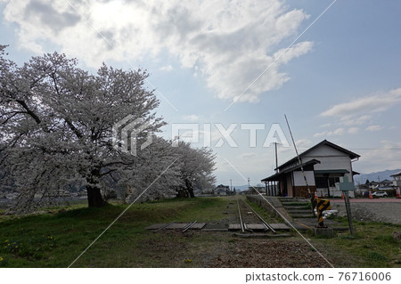 Shinano-Kawada Station Ruins (2021) Shinano-Kawada Station Ruins (2021) 76716006