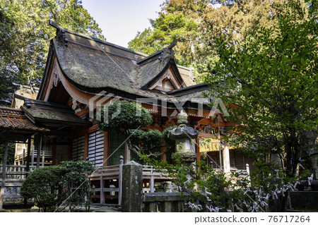 廣島縣東廣島市本宮八幡神社海殿 76717264