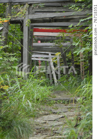 通往Niitsuiwa Daimyojin的方法（佐渡島/新潟縣佐渡市574 Aikawa Shidomura） 76718351