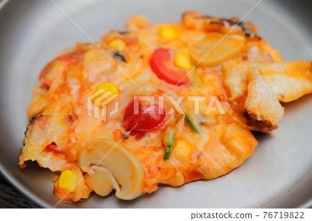 在戶外製作的麻糬披薩 76719822