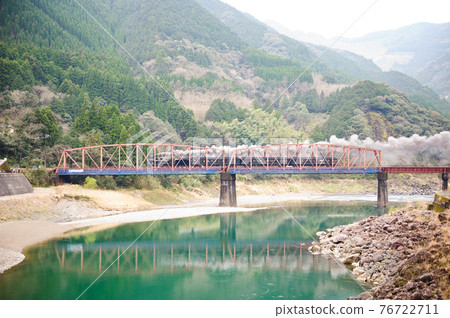 SL Hitoyoshi crossing the Kuma River 1st Bridge 76722711