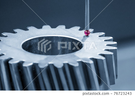 The CMM machine checking the dimension . The CMM machine checking the dimension . 76723243