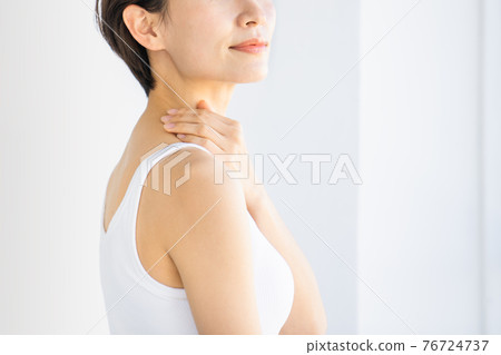 女性的美麗形象 76724737