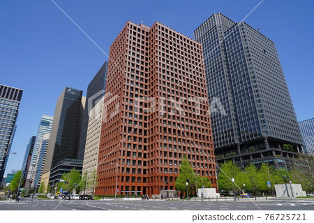 4月:千代田51行科通和日比谷通的交匯處,東京海上日動大廈本館 4月:千代田51行科通和日比谷通的交匯處,東京海上日動大廈本館 76725721