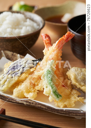 Tempura set meal 76726623