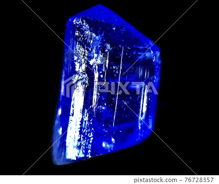 Highest quality rough tanzanite 76728357