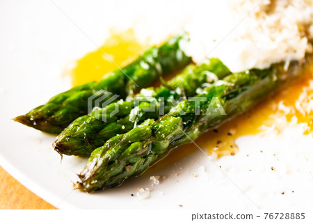 Bismarck style of green asparagus Bismarck style of green asparagus 76728885