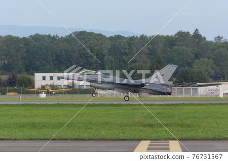 Royal Netherlands Air Force F-16AM Demo Team Landing 76731567