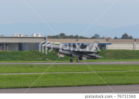 Royal Netherlands Air Force F-16AM Demo Team Landing 76731568