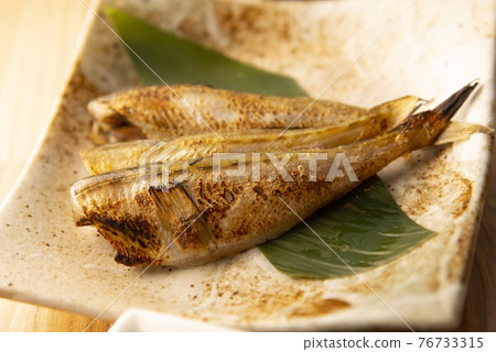 Delicious grilled fish under ice Delicious grilled fish under ice 76733315