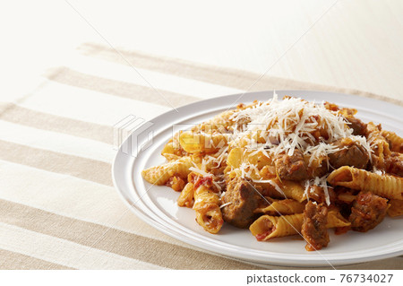 Salsiccia ragout sauce with Garganelli Pecorino Romano 76734027