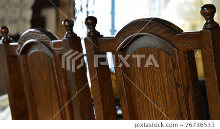 Wood grain pattern of chair 76736531