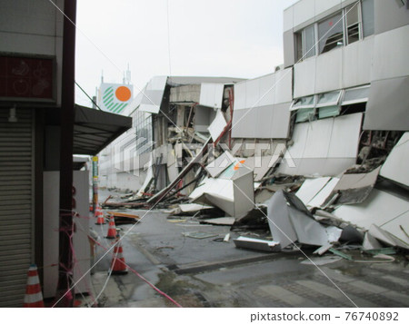 2016年熊本地震倒塌的熊本市東區健軍商店街的超市 2016年熊本地震倒塌的熊本市東區健軍商店街的超市 76740892