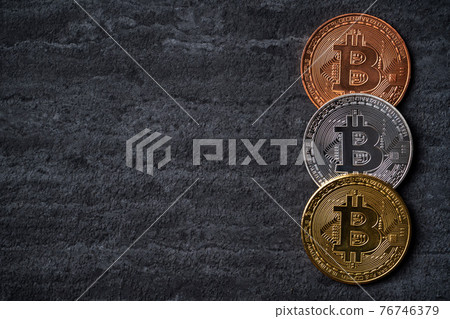 Bitcoin virtual currency cryptocurrency currency top view Bitcoin cryptocurrency ビットコイン 76746379