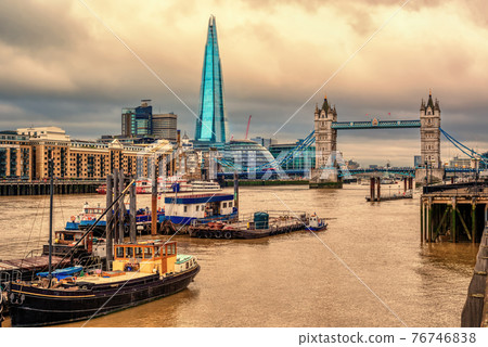 London cityscape on dramatic sunset, England, UK London cityscape on dramatic sunset, England, UK 76746838