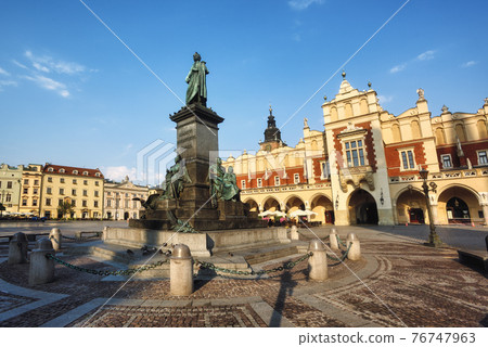 Rynek square in Krakow Old town, Poland 76747963