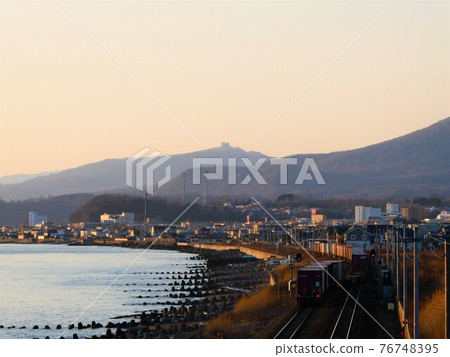 Dusk coastline Dusk coastline 76748395